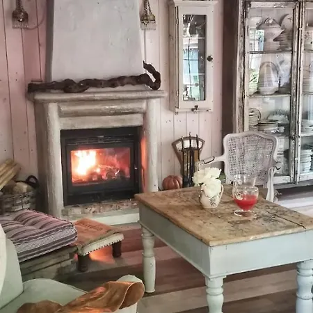 Bed & Breakfast Cucuti 4*