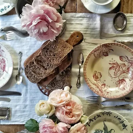 Cucuti Bed & Breakfast 4*