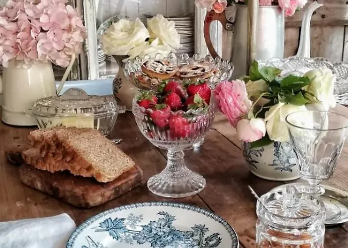 לינה וארוחת בוקר Cucuti