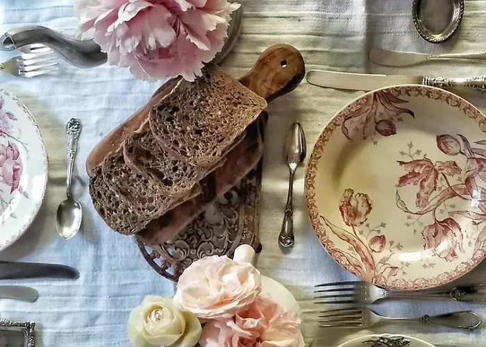 Cucuti לינה וארוחת בוקר 4*